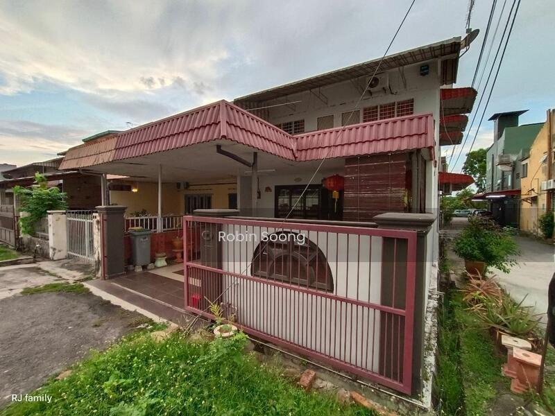 Freehold End-Lot 2 Storey Terrace House at Bukit Beruang - 1