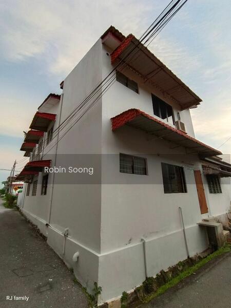 Freehold End-Lot 2 Storey Terrace House at Bukit Beruang - 3