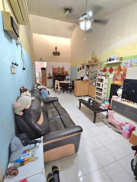 Taman Puteri Wangsa, 81800 Ulu Tiram, Johor Bahru - 1