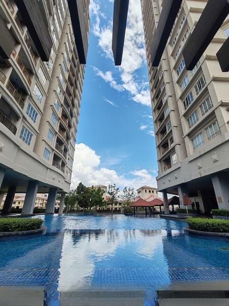 Waldorf Tower - 2