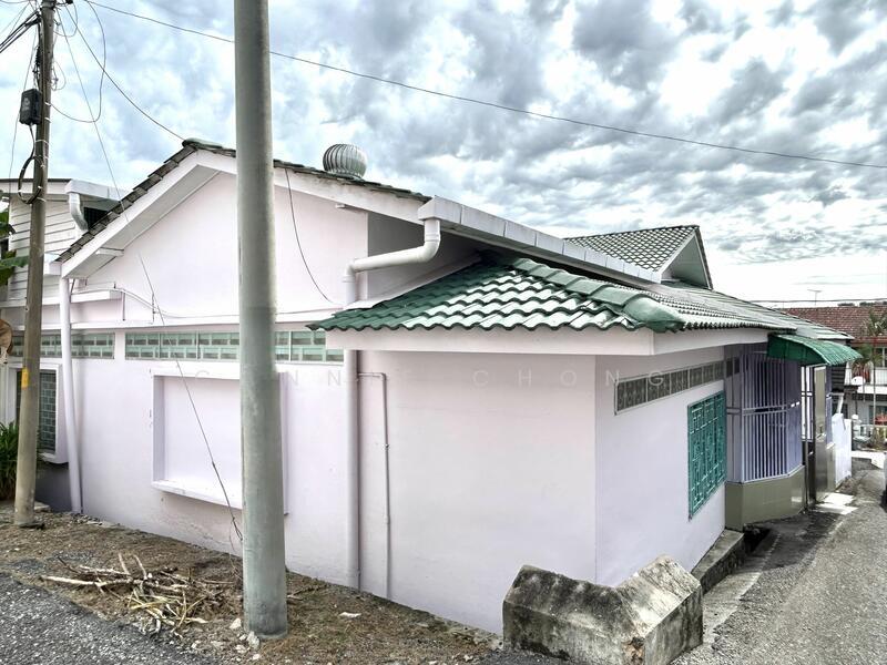 1.5-storey Terraced House at Taman Bukit Markisa - 3