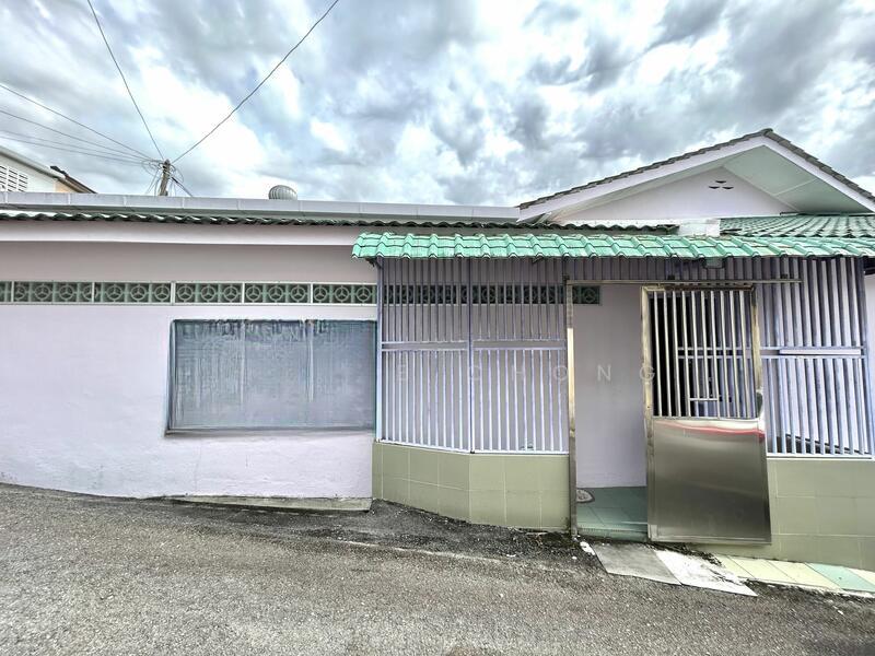 1.5-storey Terraced House at Taman Bukit Markisa - 2