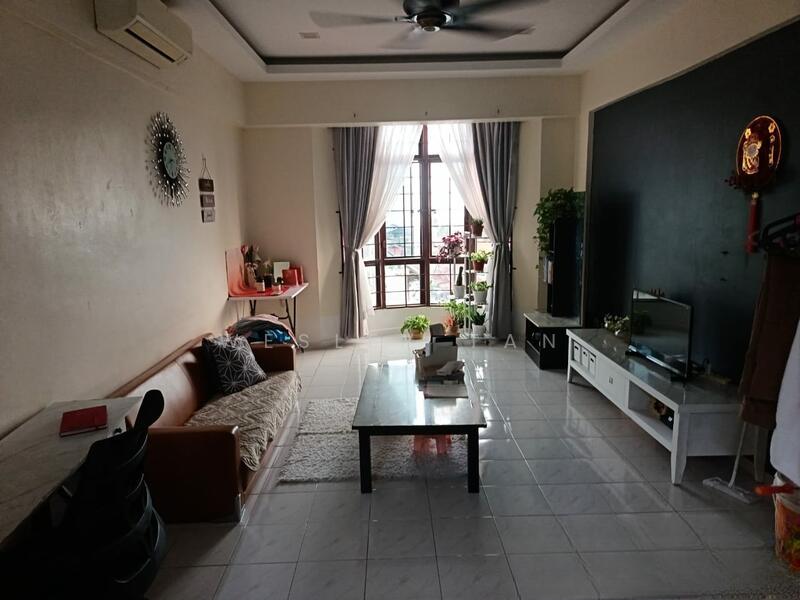 Straits Court - 3