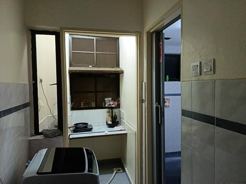 Straits Court - 4