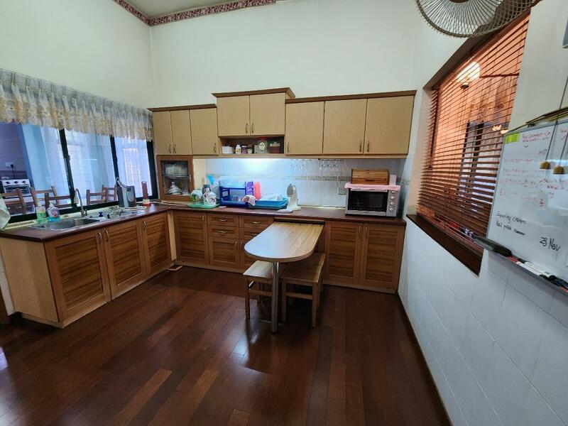 Bungalow at Sri Damai - 4