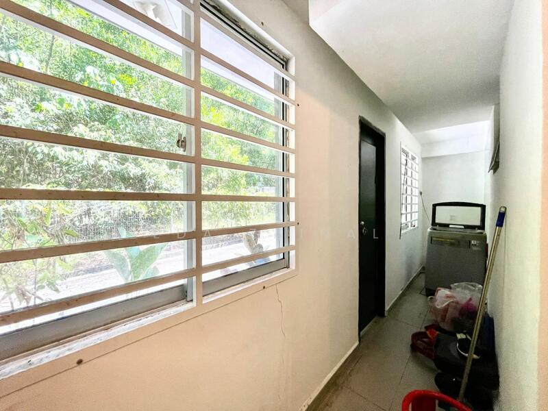Laman Orkid Nilai Impian - 3