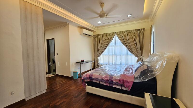 The Canal Garden South, Horizon Hills - 1