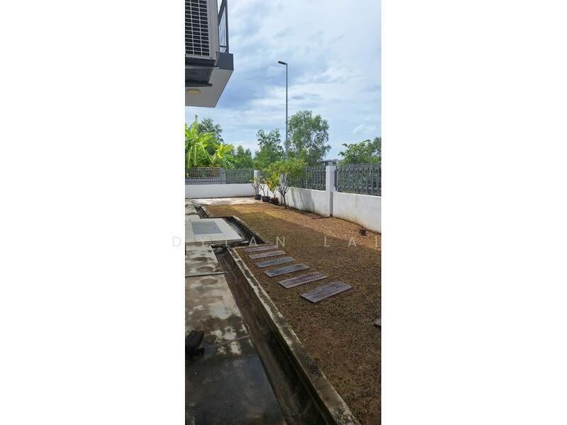 Laurel @ Laman View - 2