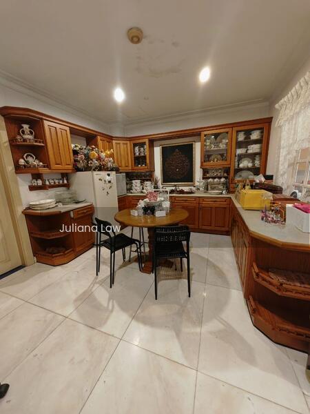 Taman tun dr ismail - 5