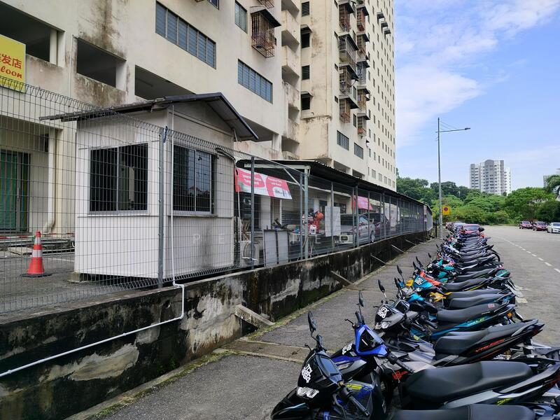 Desa Indah Block 33 - 4