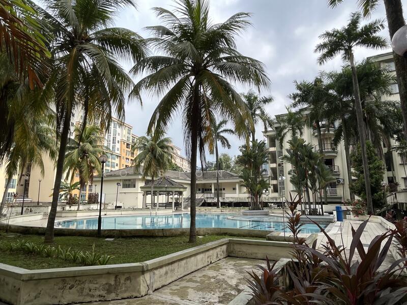 Bukit Awansari (OG Court) - 1