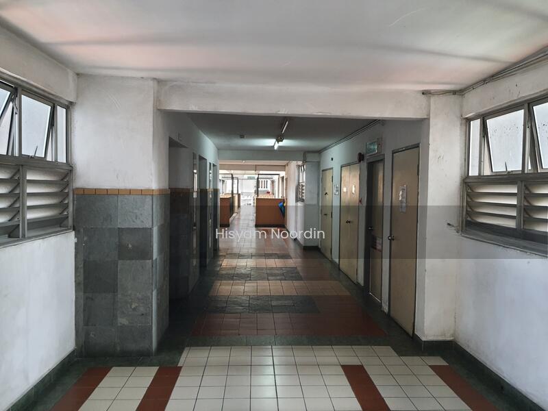 Perdana Exclusive - 3