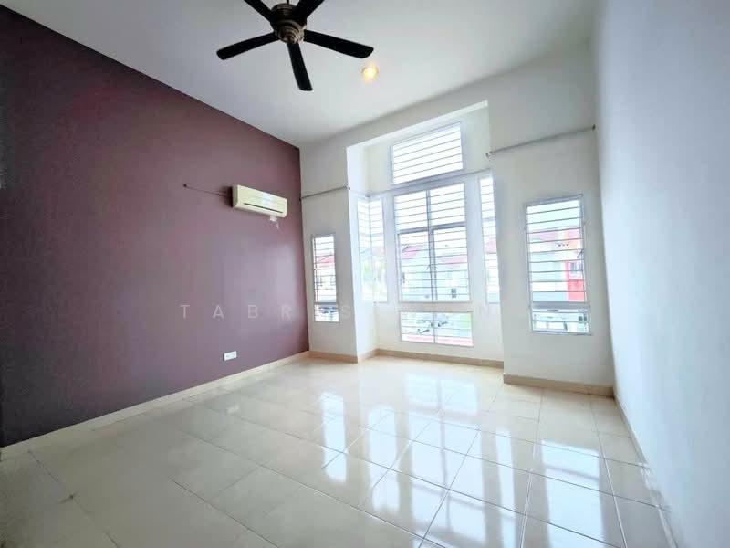 Ellis, Bandar Bukit Raja - 5