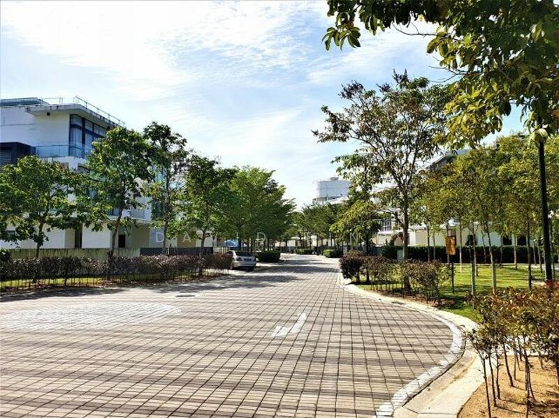 Semi-Detached House at Lake Fields - 3