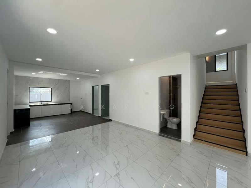 Kebun Teh JB Town Double Storey Bungalow | Fully Renovated RM800k - 5