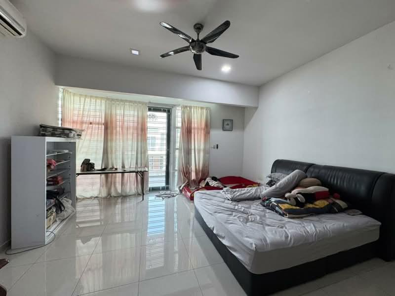 Taman Mount Austin - 4