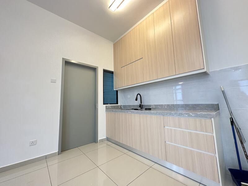 B11 Parkland Residence - 4