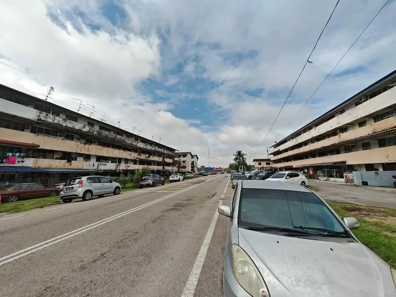 Flat Taman Ungku Tun Aminah - 1