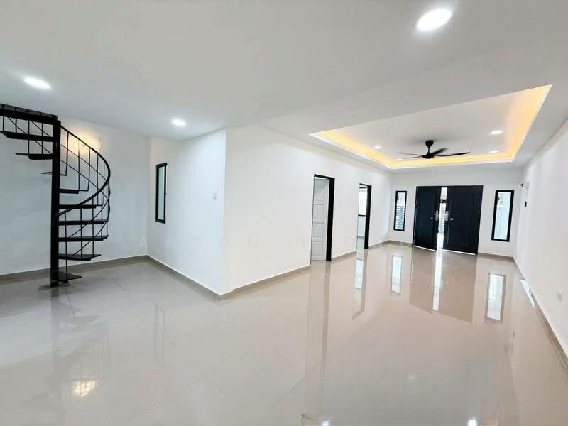 Jalan Laksamana@Taman Ungku Tun Aminah - 3