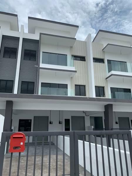 28 Residence 3 storey Town House, 43900 Sepang, Selangor - 1