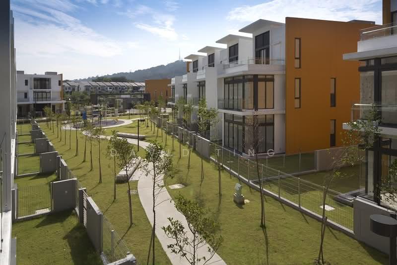 3-storey Terraced House at Lake Fields - 2