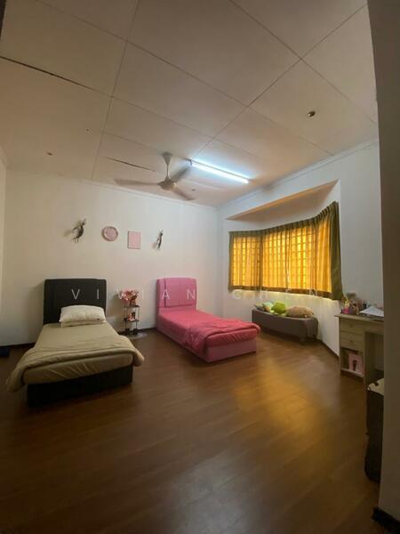 Bandar Tun Hussein Onn - 4