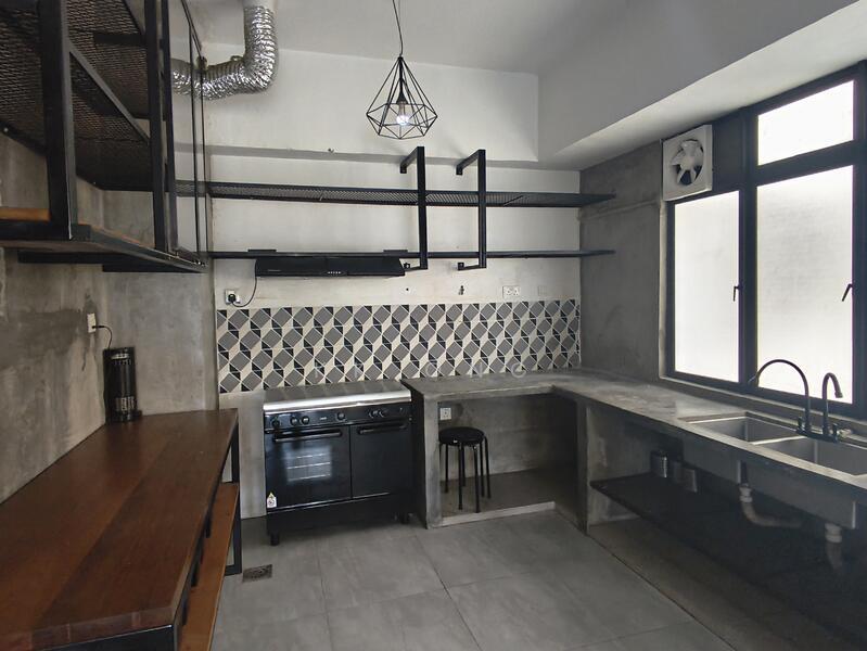 Robson Condominium - 5