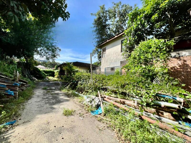 LAND SALE WITH 2 STOREY OLD BUNGALOW WITH BIG COMPOUND AT PULAU TIKUS 1.062 ACRE - 3