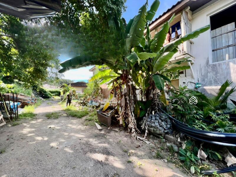 LAND SALE WITH 2 STOREY OLD BUNGALOW WITH BIG COMPOUND AT PULAU TIKUS 1.062 ACRE - 2