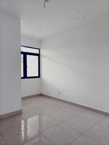 Maple Residence @ Laman View - 4
