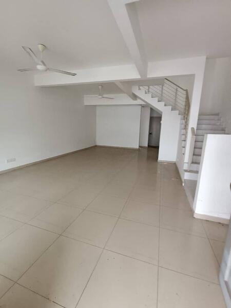 Murah 2 Sty Cassis Coral Garland Kota Emerald Bandar Country Homes Rawang - 1