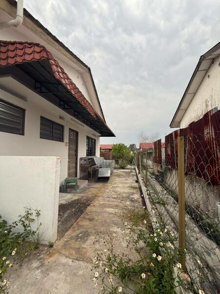 Ipoh menglembu bukit merah renovated super big 1sty bungalow house for sale - 1