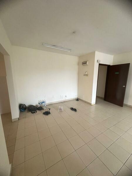 Plaza Metro Prima - 3