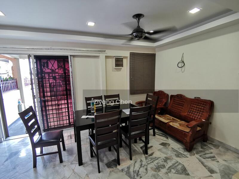 Terrace house at Taman Kepong Indah - 2