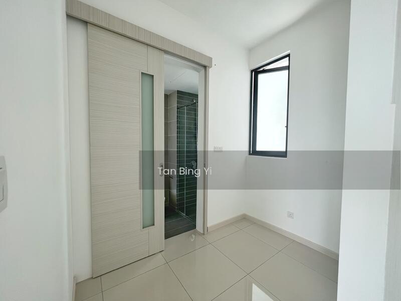 The M @ Medini Macrolink - 5