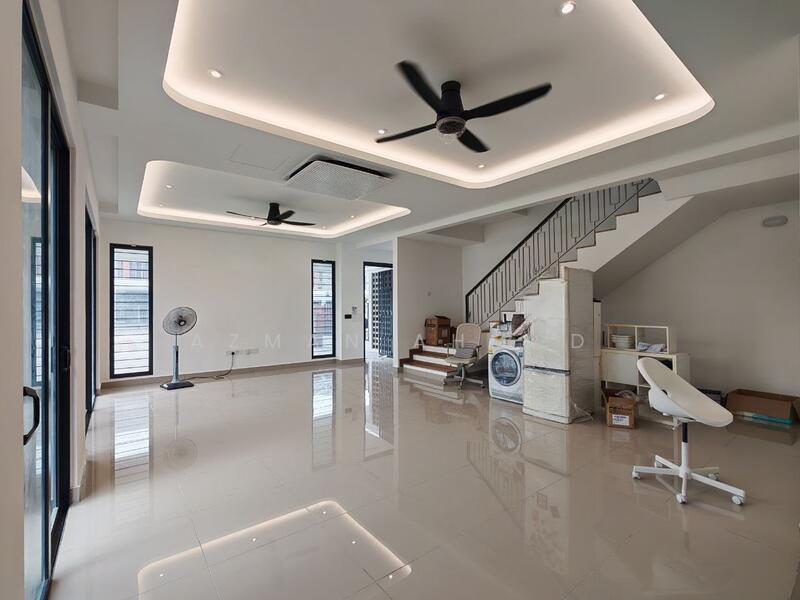 City of Elmina : Elmina Valley 2 - 5