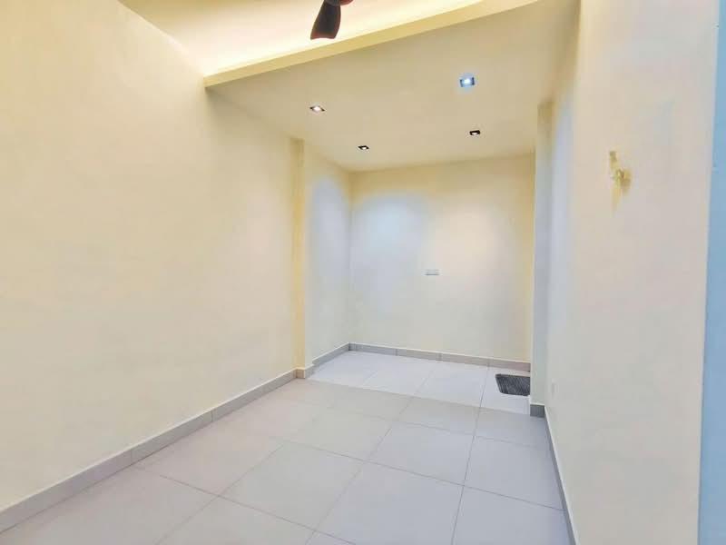 Rini Heights - 4