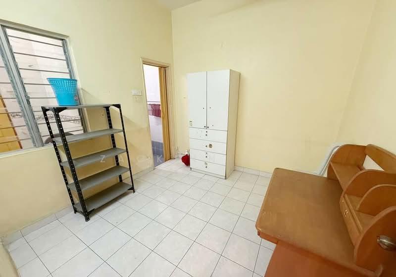 Value Buy Renovated & Kitchen Extended 2 Sty Bandar Botanic Klang - 3