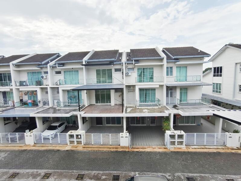 Residensi Bukit Kecil 3-storey Terrace For Sale - 1