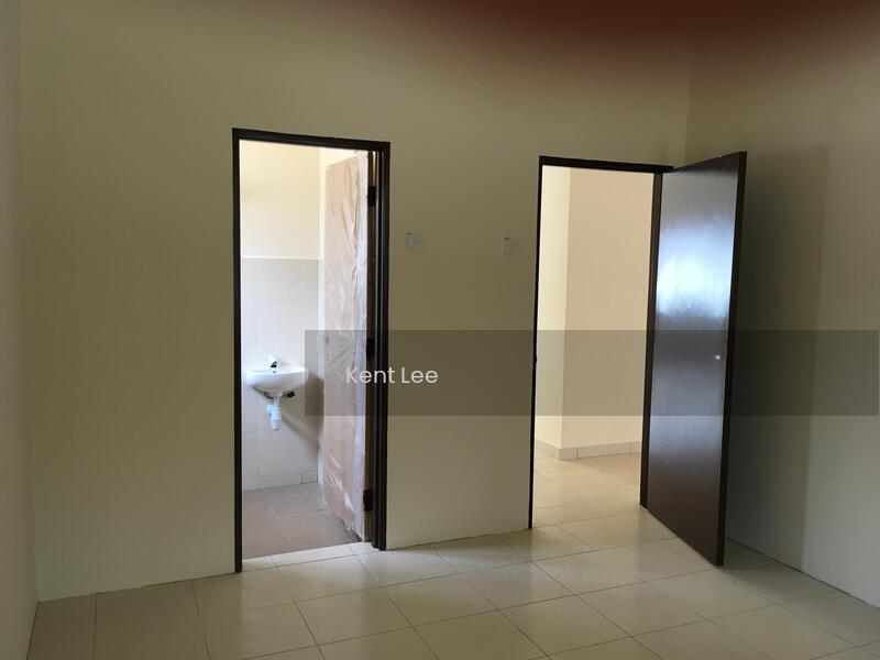 Semi-D house at Klang - 4