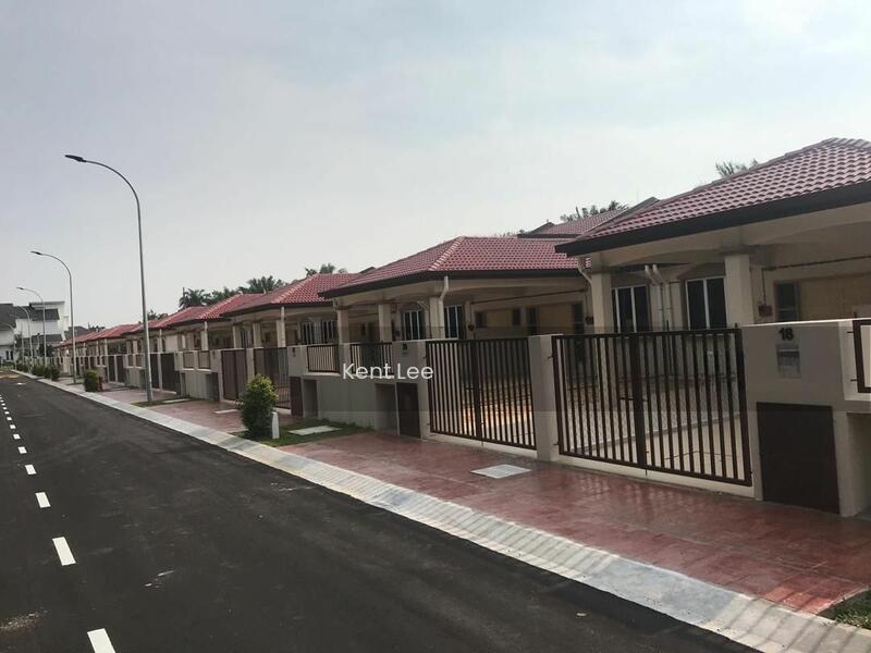 Semi-D house at Klang - 2
