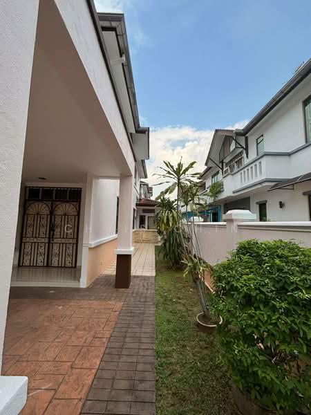 Taman Mount Austin - 3