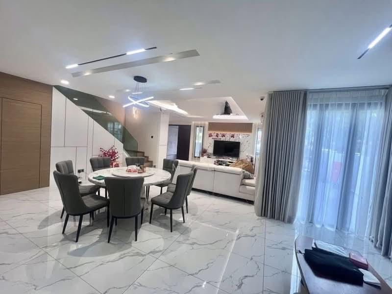 Aman Perdana Klang Renovated SEMI D - 4