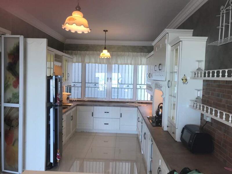 Central Park condominium - 4