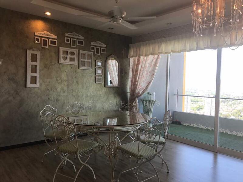 Central Park condominium - 5
