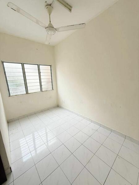 Ulu Tiram Taman Puteri Wangsa Nice Design 2 Storey Terrace 4bed - 3