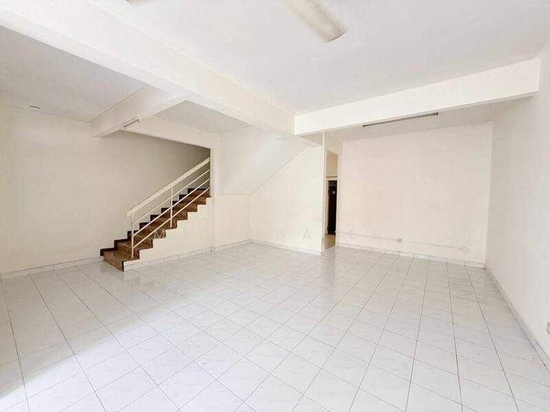 Ulu Tiram Taman Puteri Wangsa Nice Design 2 Storey Terrace 4bed - 2