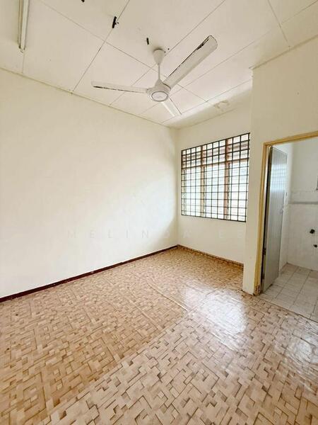 Ulu Tiram Taman Puteri Wangsa Nice Design 2 Storey Terrace 4bed - 4