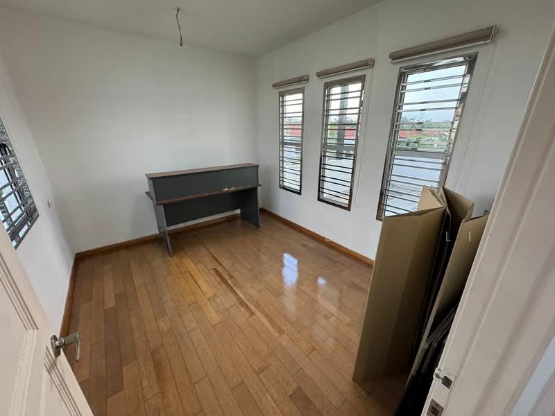 Skudai Taman Sutera Utama 2.5 Storey - 5