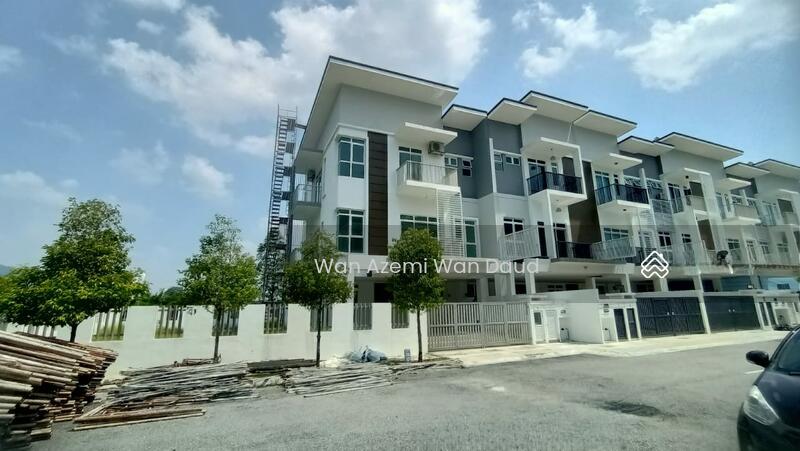 Corner Unit 3 Storey Superlink Puncak Indah Ampang - 3
